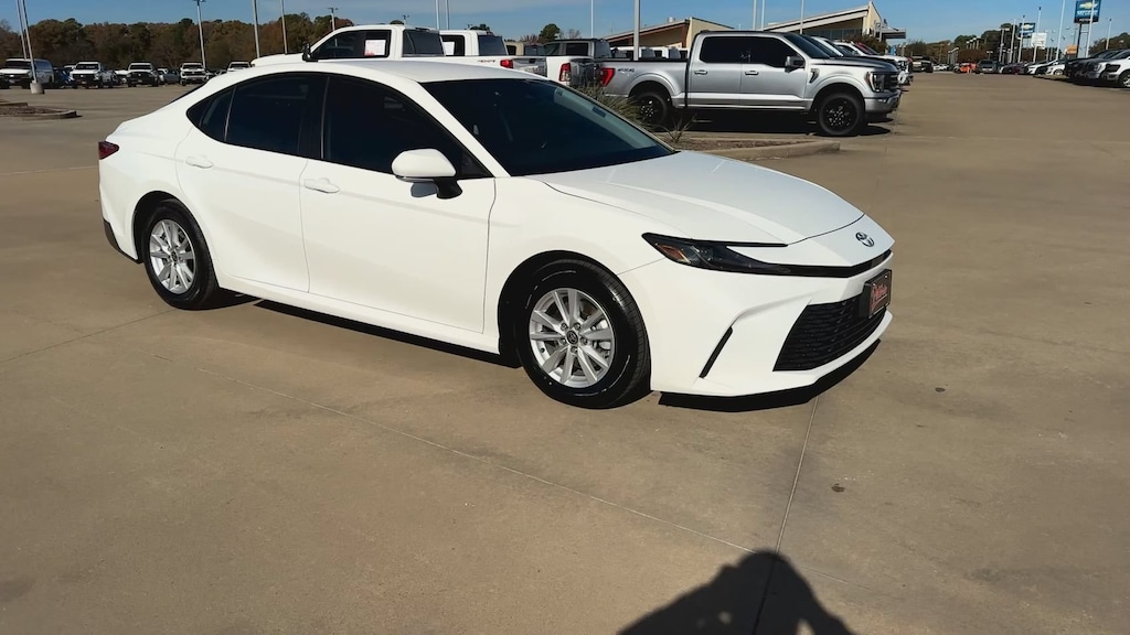 Used 2025 Toyota Camry SE LE