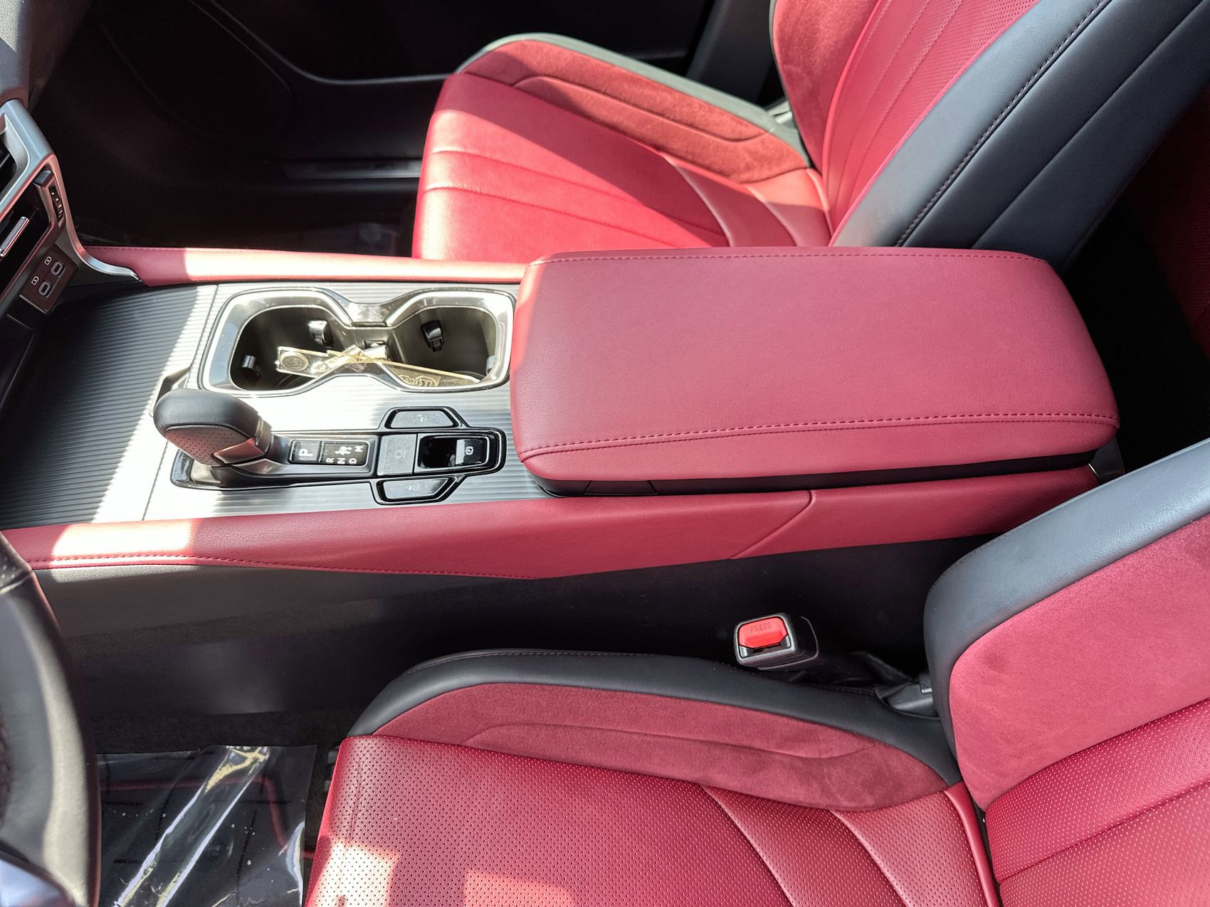 2024 Lexus RX Hybrid 500h - Photo 21