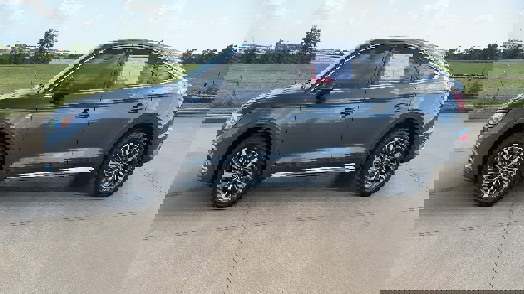 2023 Audi Q5 Sportback S line Premium Plus 45 TFSI photo 4
