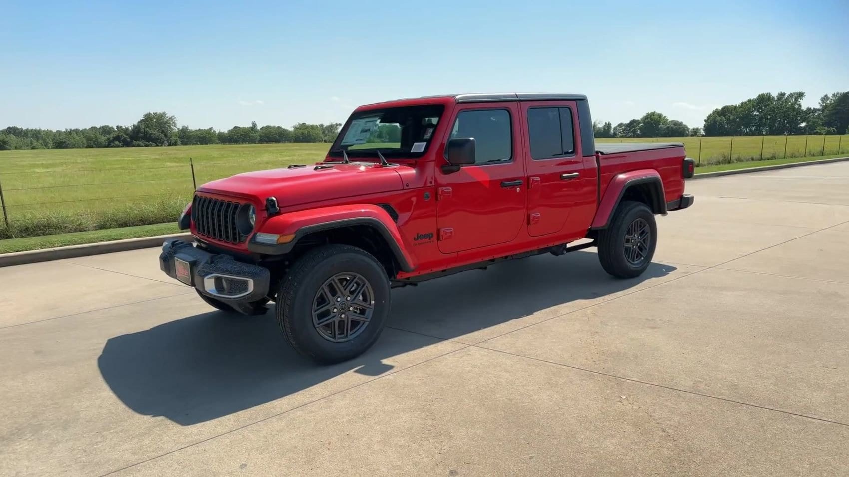 2024 Jeep Gladiator Sport photo 4