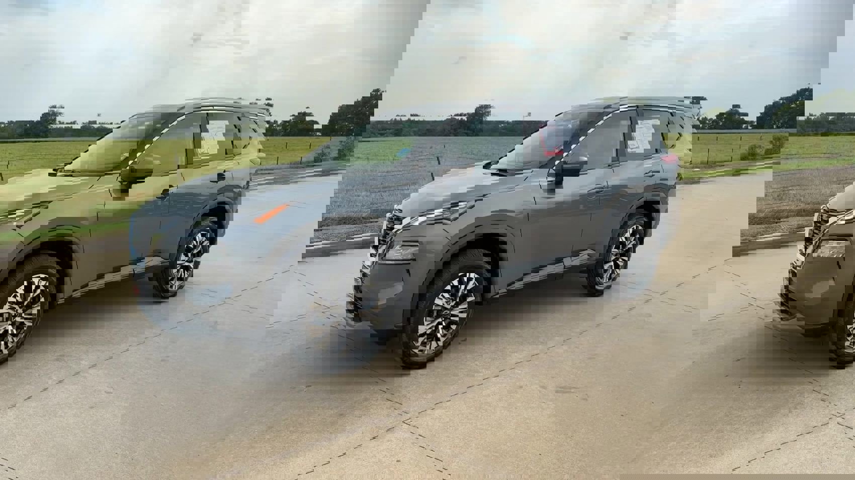 2023 Nissan Rogue SV photo 4
