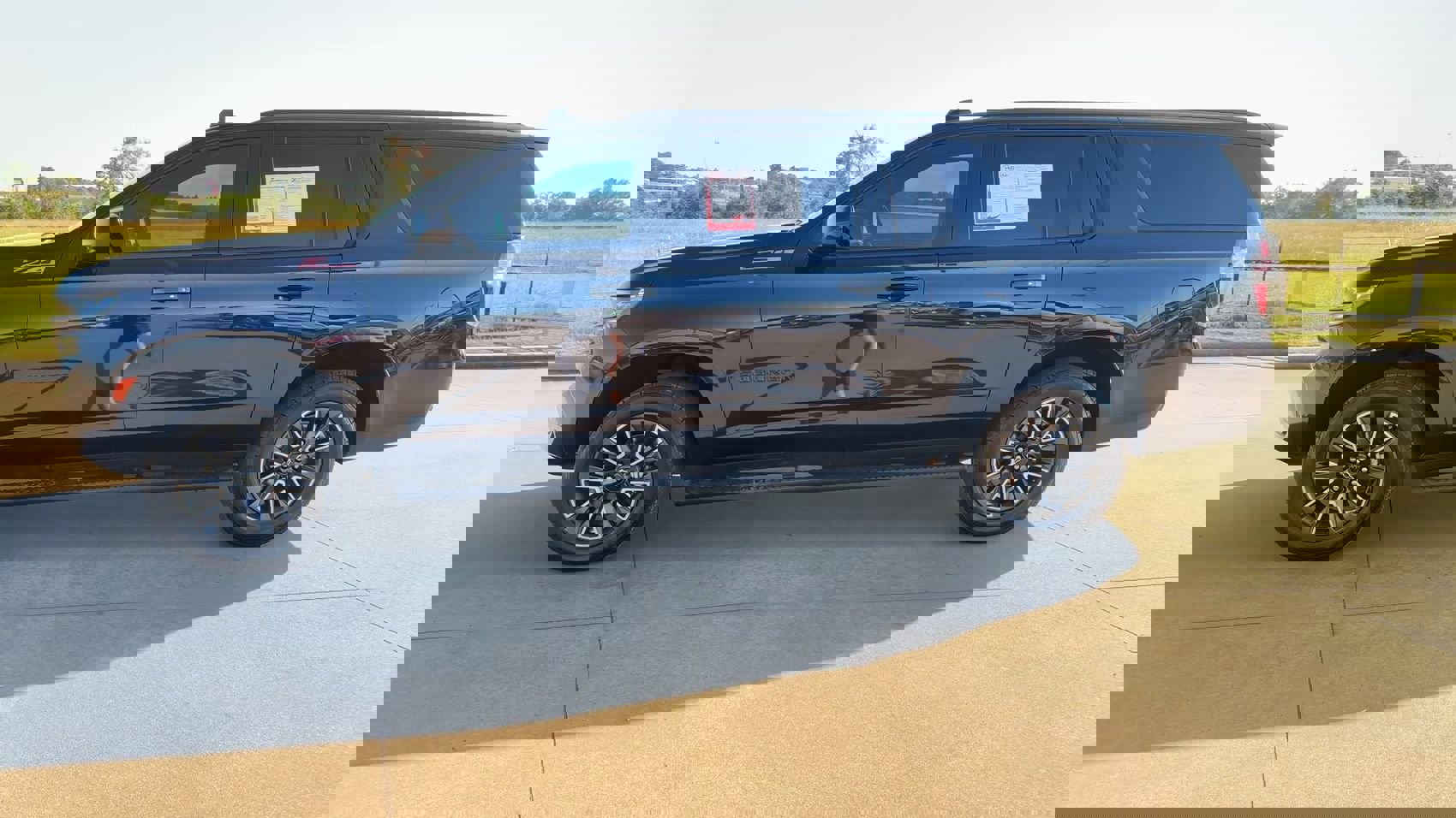 2021 Chevrolet Suburban Z71 photo 2