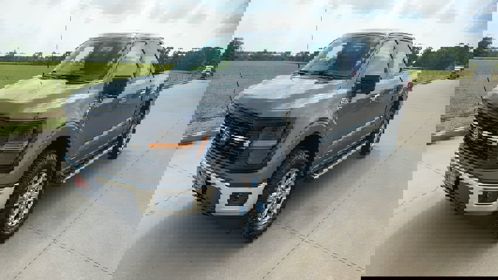 2024 Ford F-150 XLT photo 3