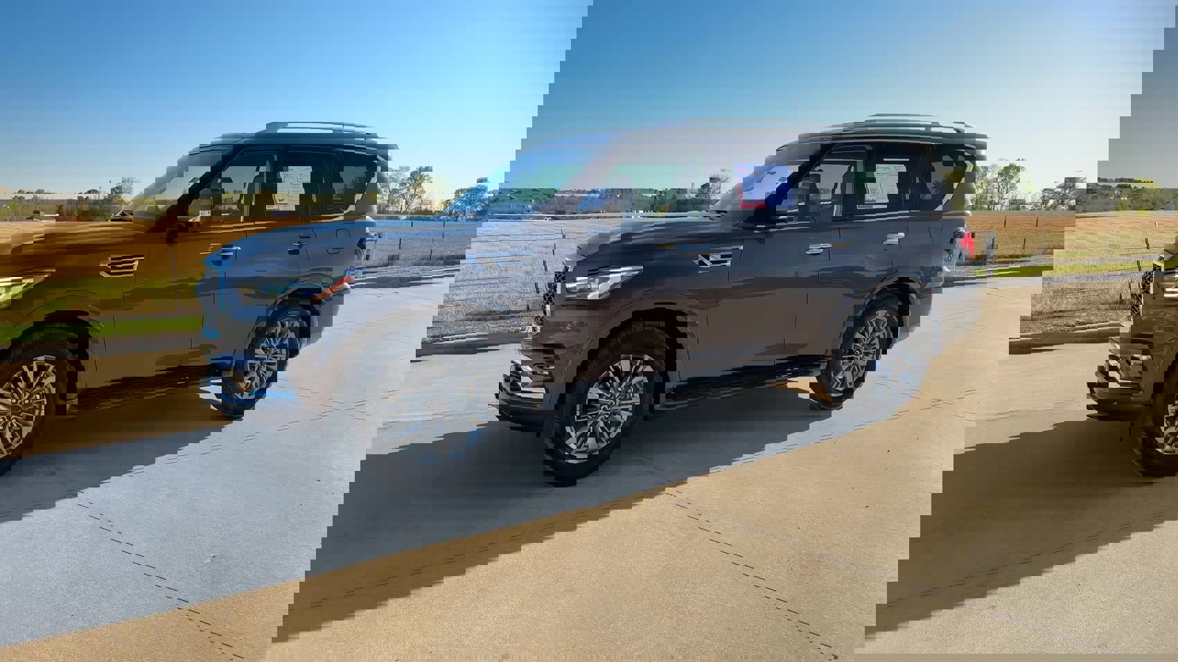 2024 Infiniti QX80 Luxe photo 4