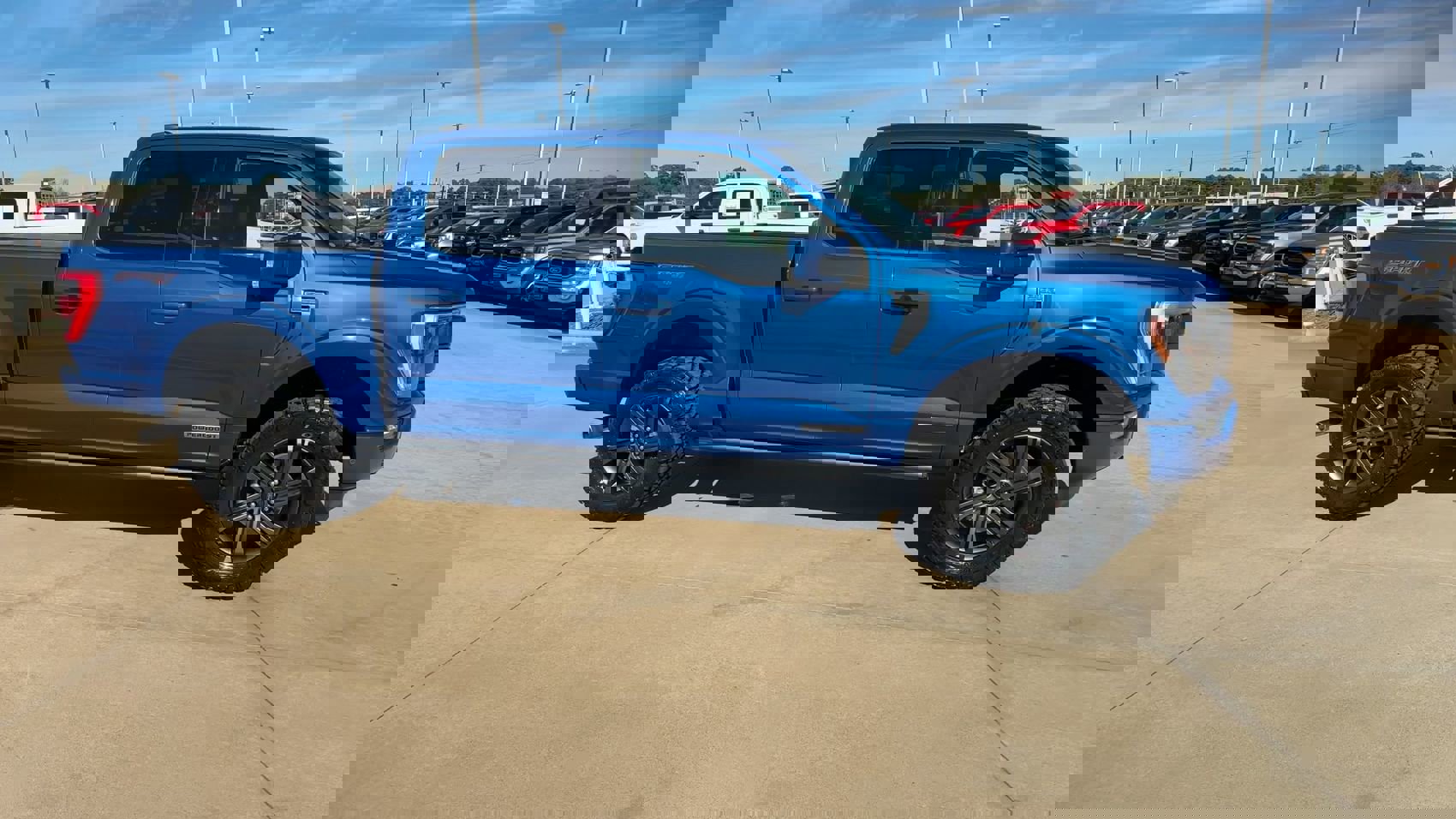 2022 Ford F-150 Lariat photo 2