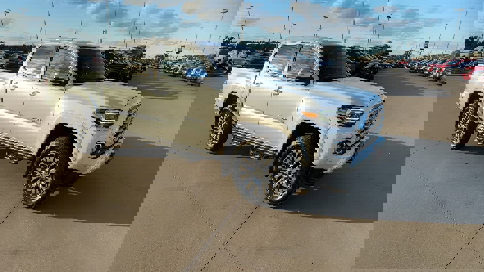 2023 Toyota Tacoma 4x4 Limited Double Cab V6 photo 3