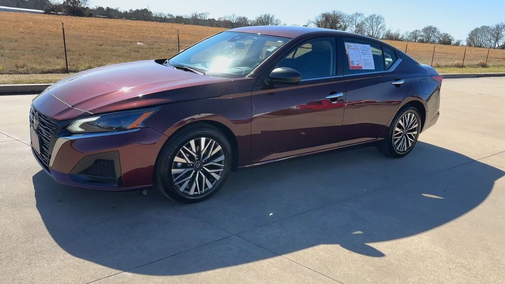 Used 2025 Nissan Altima SV SV FWD