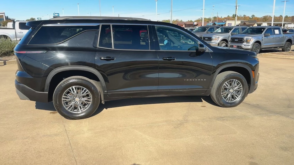 Used 2024 Chevrolet Traverse AWD LT LT w/2LT