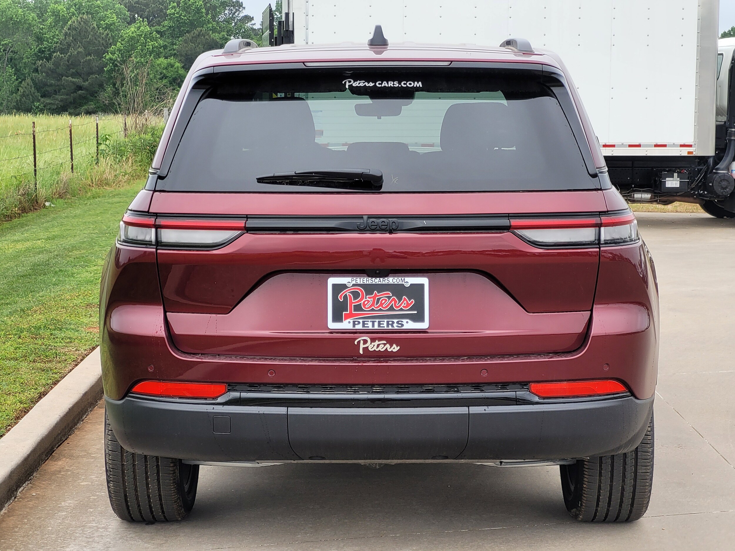 2025 Jeep Grand Cherokee Laredo Sport photo 4