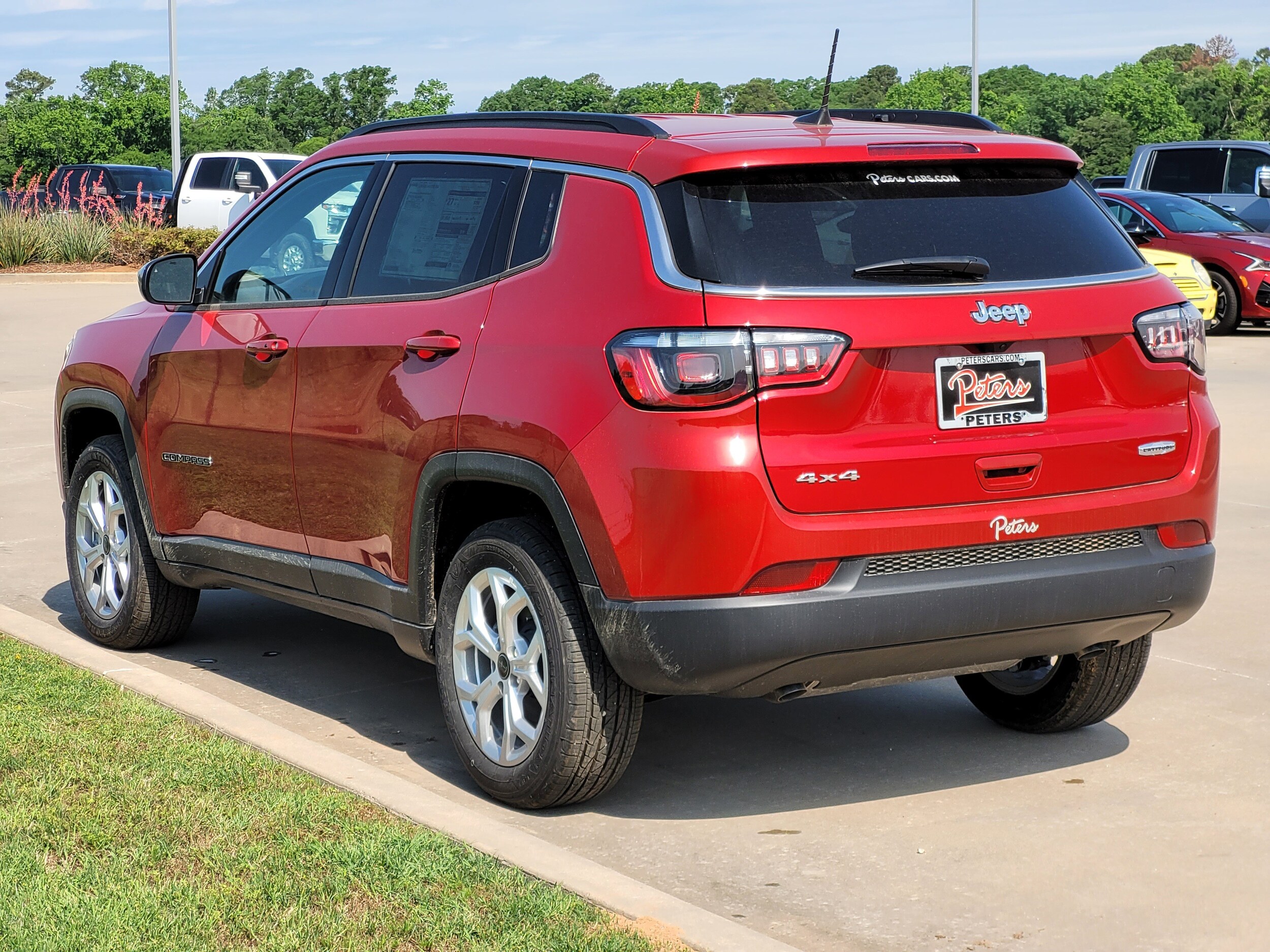 2025 Jeep Compass Latitude photo 3