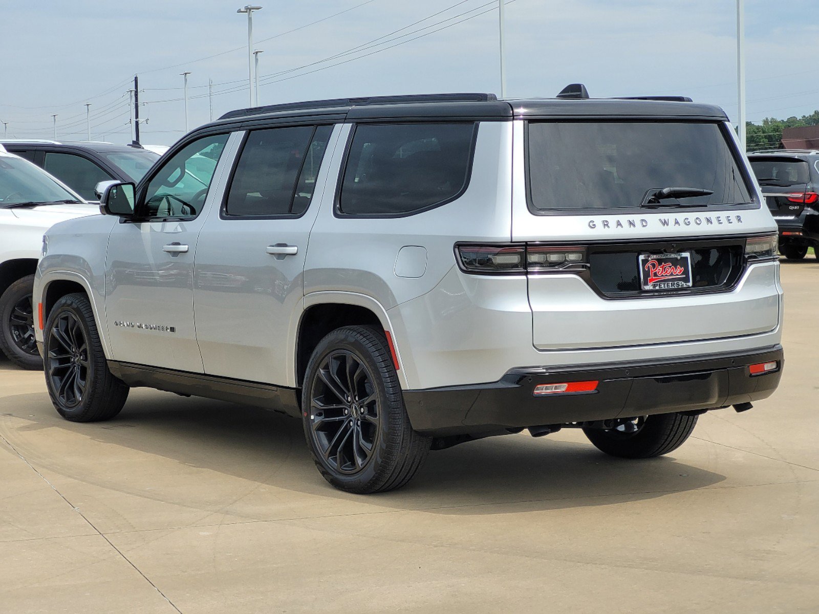 2024 Jeep Grand Wagoneer II photo 3