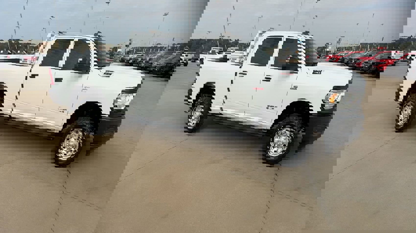 2022 Ram 2500 Tradesman photo 2