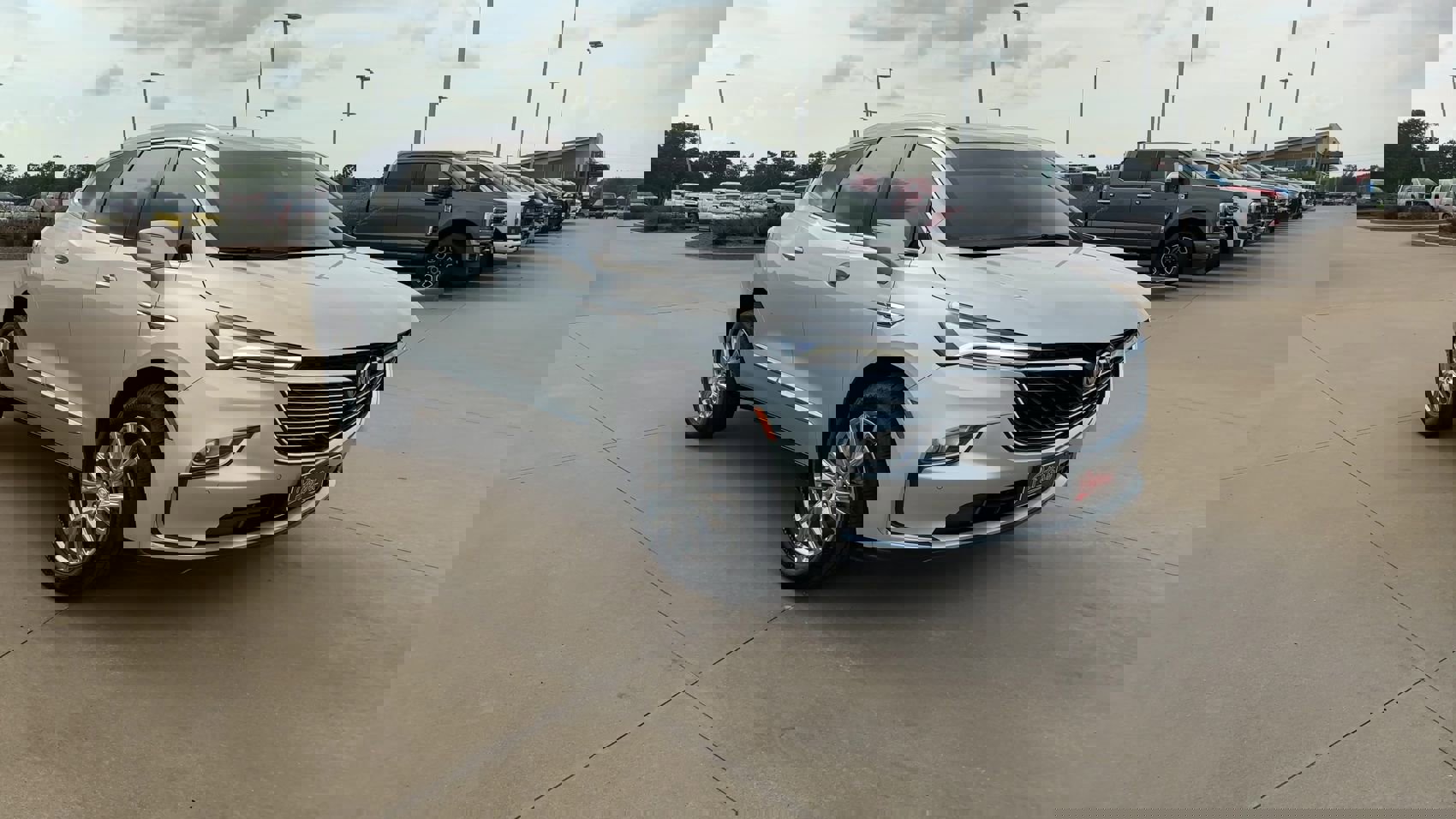 2022 Buick Enclave Premium photo 2