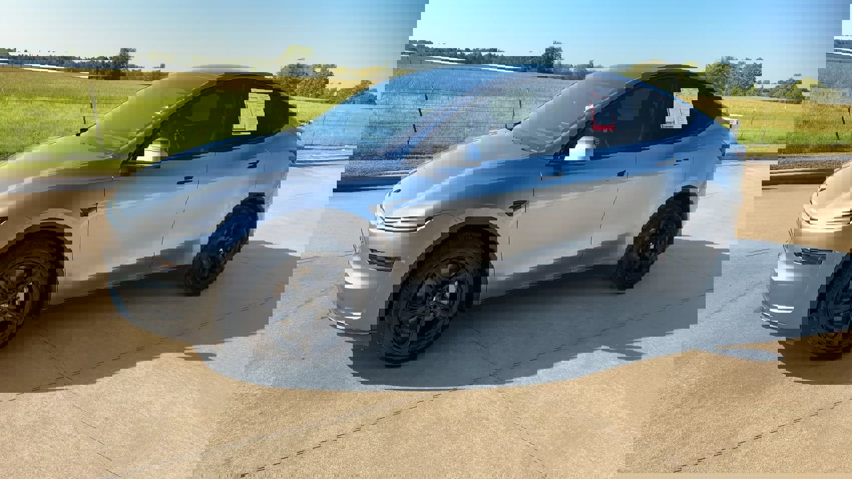 2026 Tesla Model Y Long Range photo 4