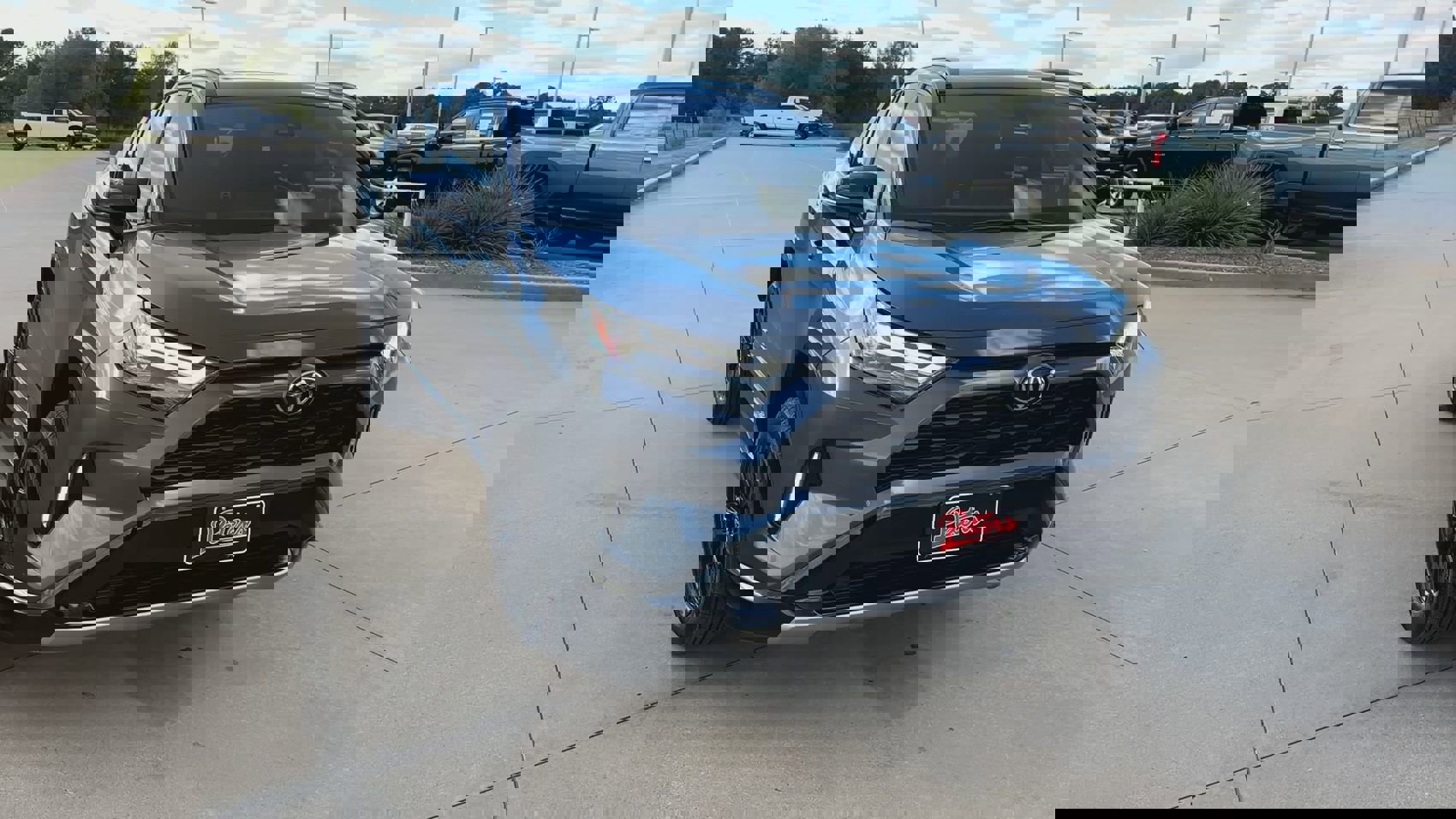 2025 Toyota RAV4 Hybrid XSE photo 2