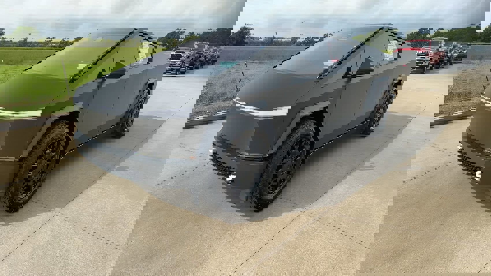 2024 Tesla Cybertruck All-Wheel Drive photo 3