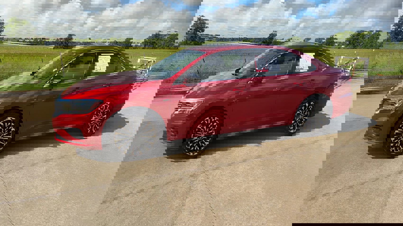 2022 Volkswagen Passat 2.0T Limited photo 4