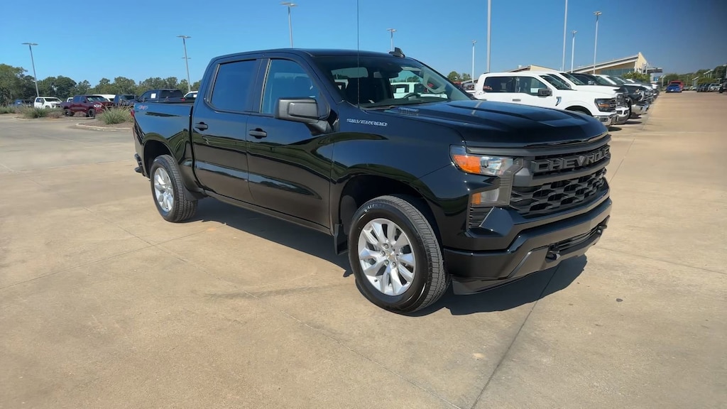 Used 2025 Chevrolet Silverado 1500 Custom 4WD Crew Cab 147 Custom