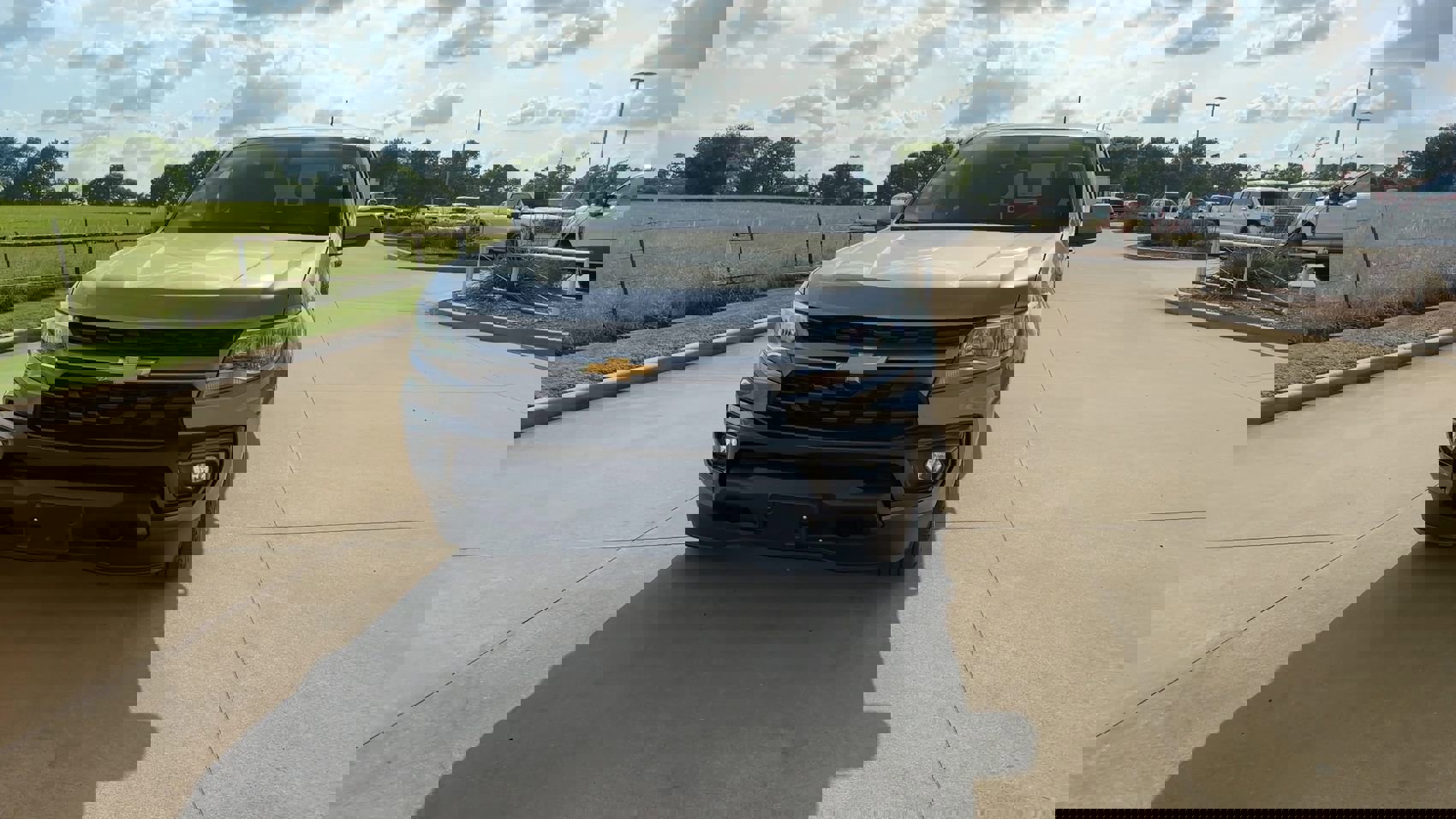 2022 Chevrolet Colorado LT photo 3