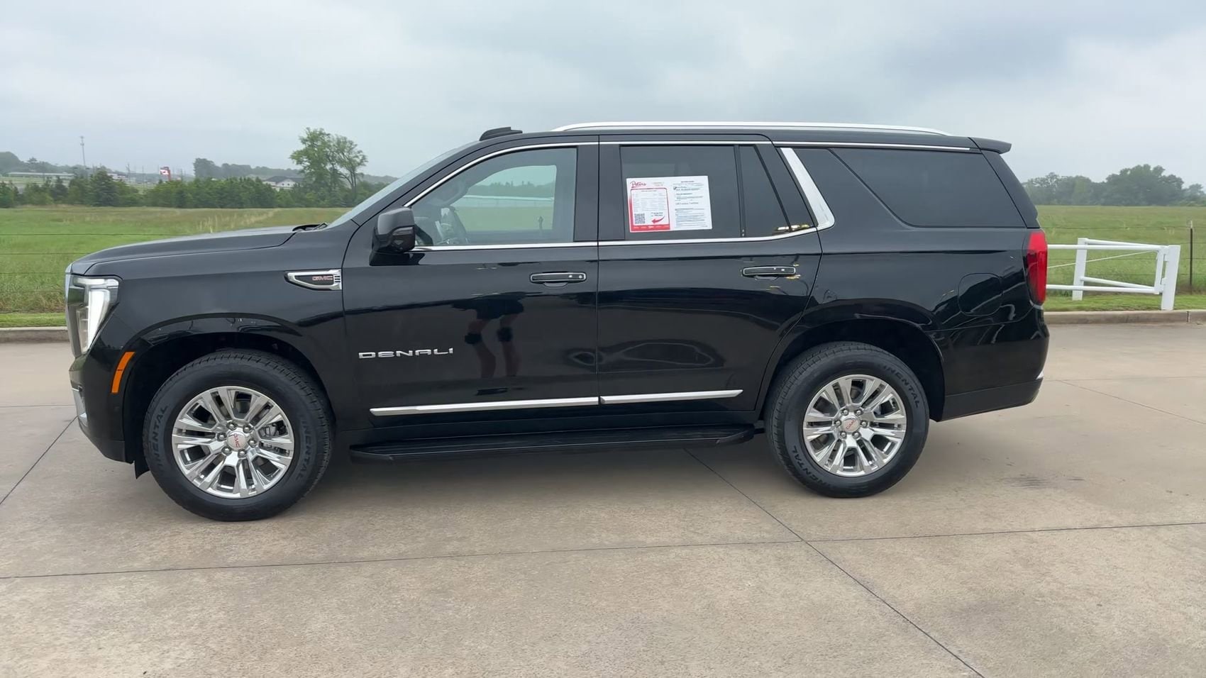 2025 GMC Yukon Denali - Photo 6