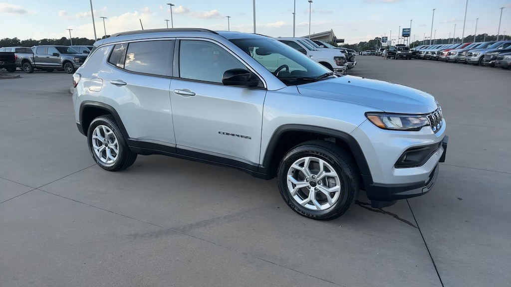New 2025 Jeep Compass Latitude Sport Utility
