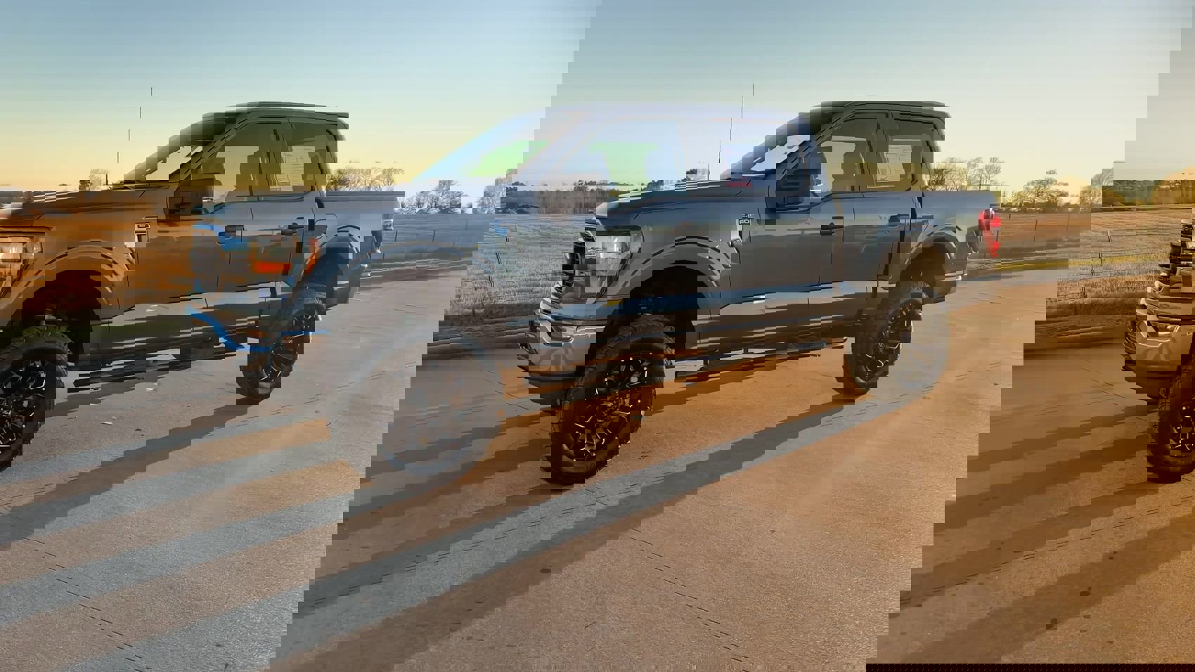 2023 Ford F-150 XLT photo 4