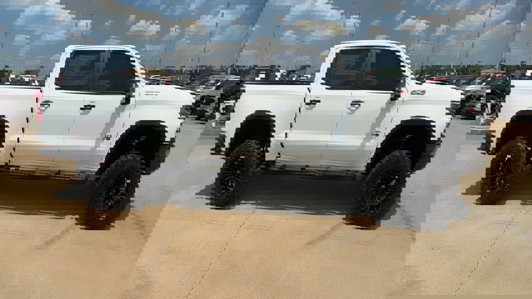2022 Chevrolet Silverado 1500 ZR2 photo 2
