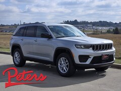 New 2025 Jeep Grand Cherokee Laredo Sport Utility 1C4RJGAG0S8767649 25D859 in Longview, TX