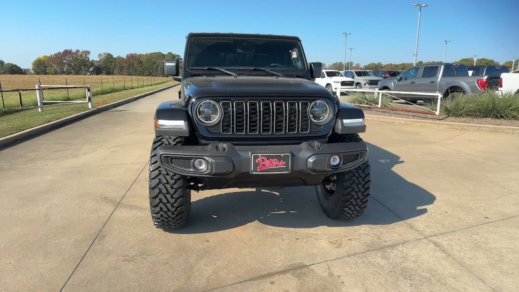 New 2024 Jeep Gladiator Sport Pickup