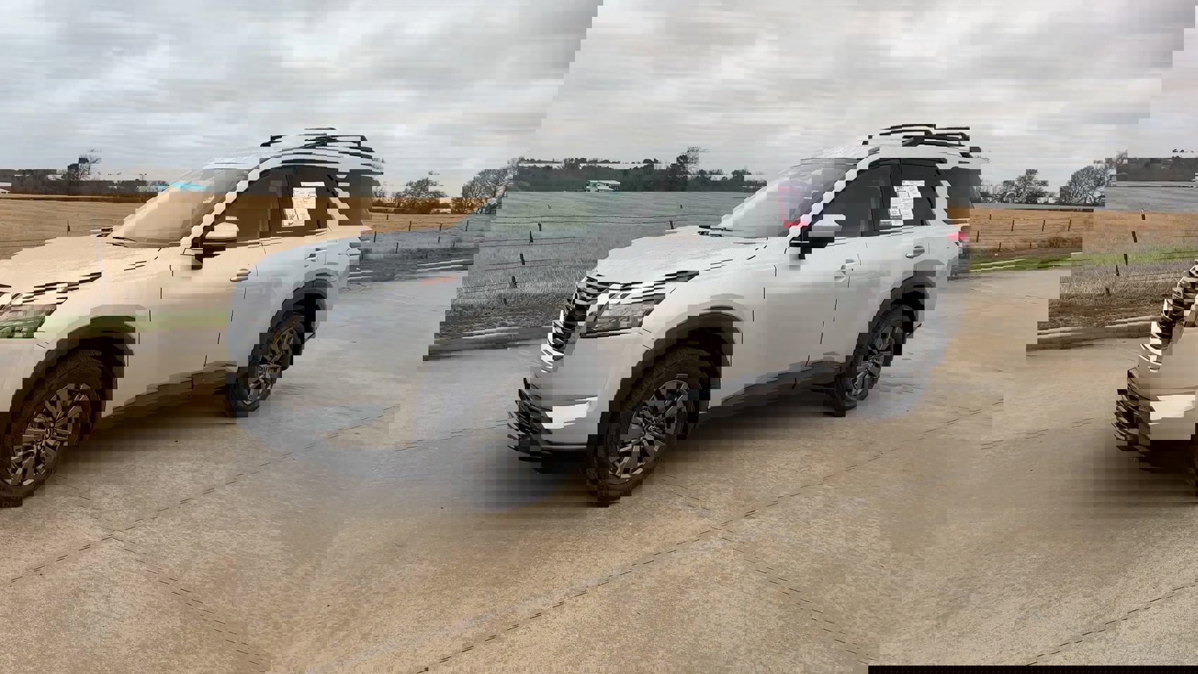 2024 Nissan Pathfinder SV photo 4