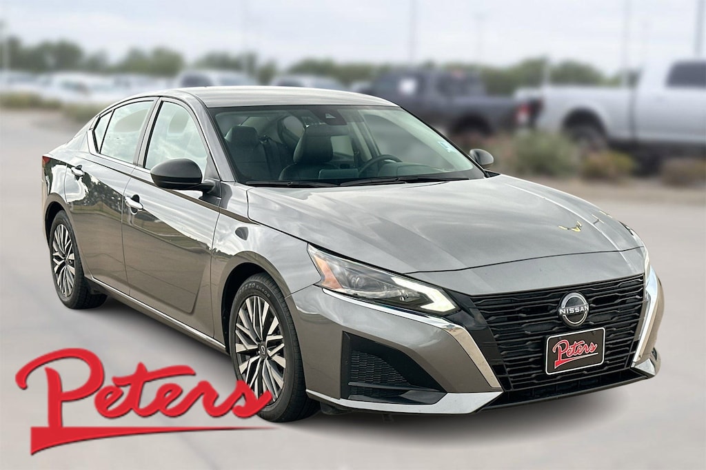 Used 2024 Nissan Altima 2.5 SV Sedan