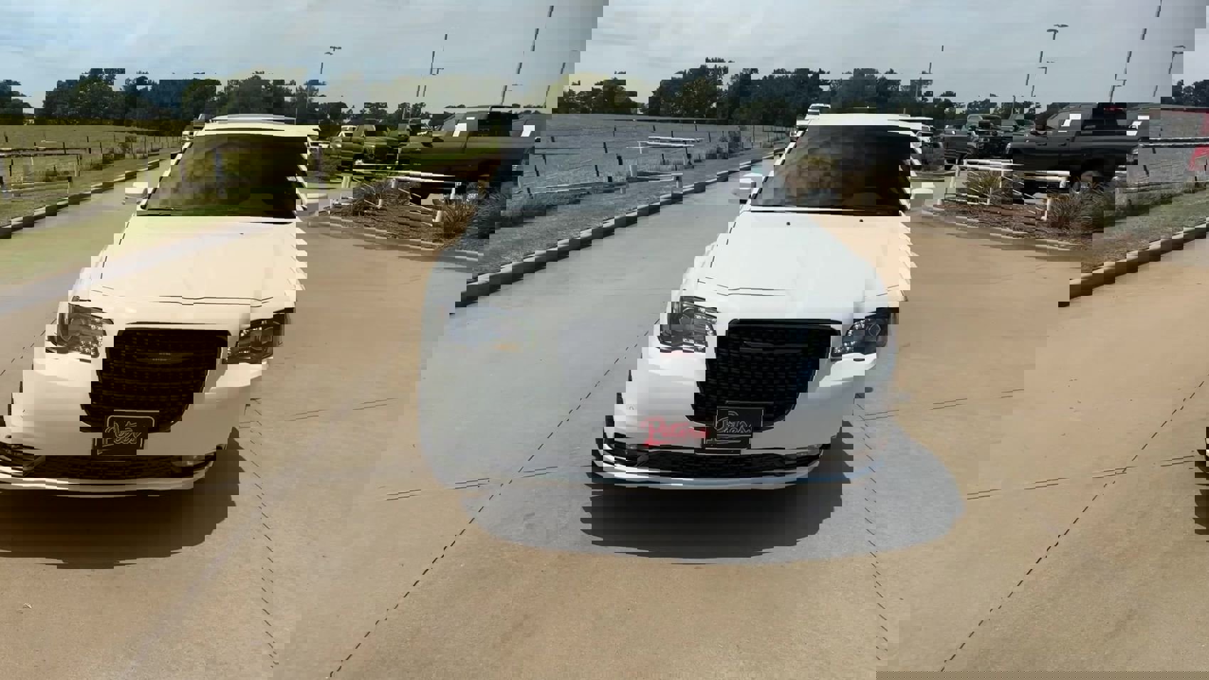 2023 Chrysler 300 photo 3