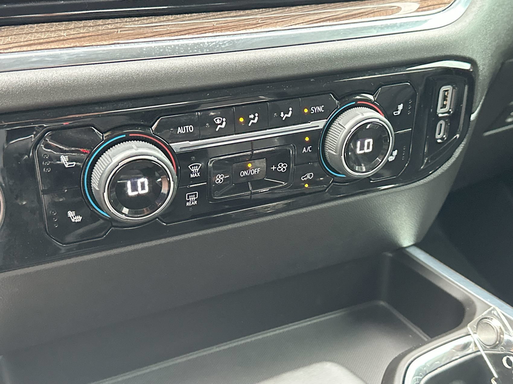 2024 Chevrolet Silverado 1500 RST - Photo 19