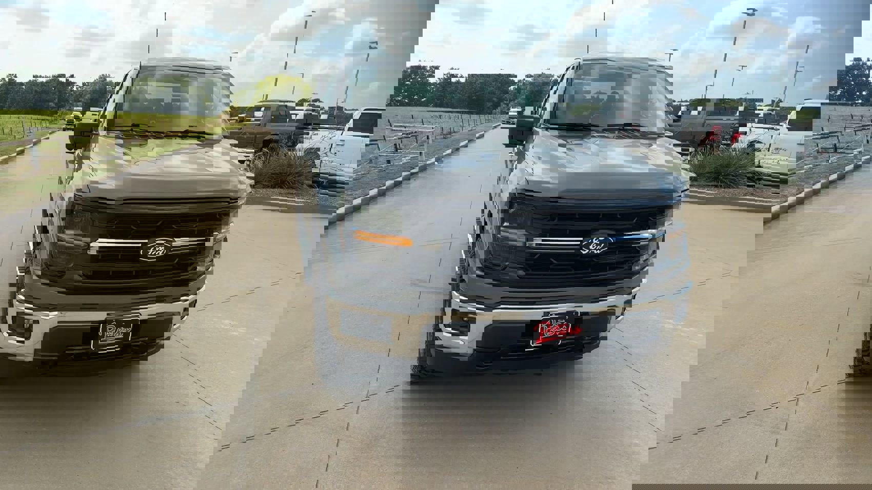 2024 Ford F-150 XLT photo 2