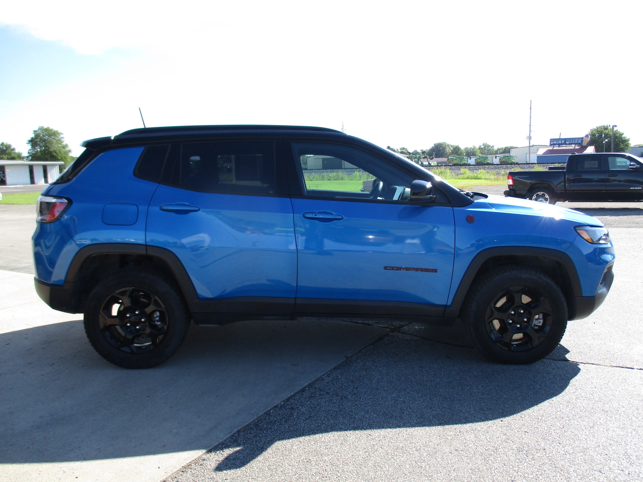 Used 2023 Jeep Compass Trailhawk with VIN 3C4NJDDN4PT567650 for sale in Gibson City, IL