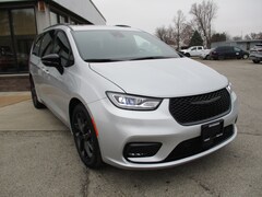 2026 Chrysler Pacifica LIMITED Passenger Van