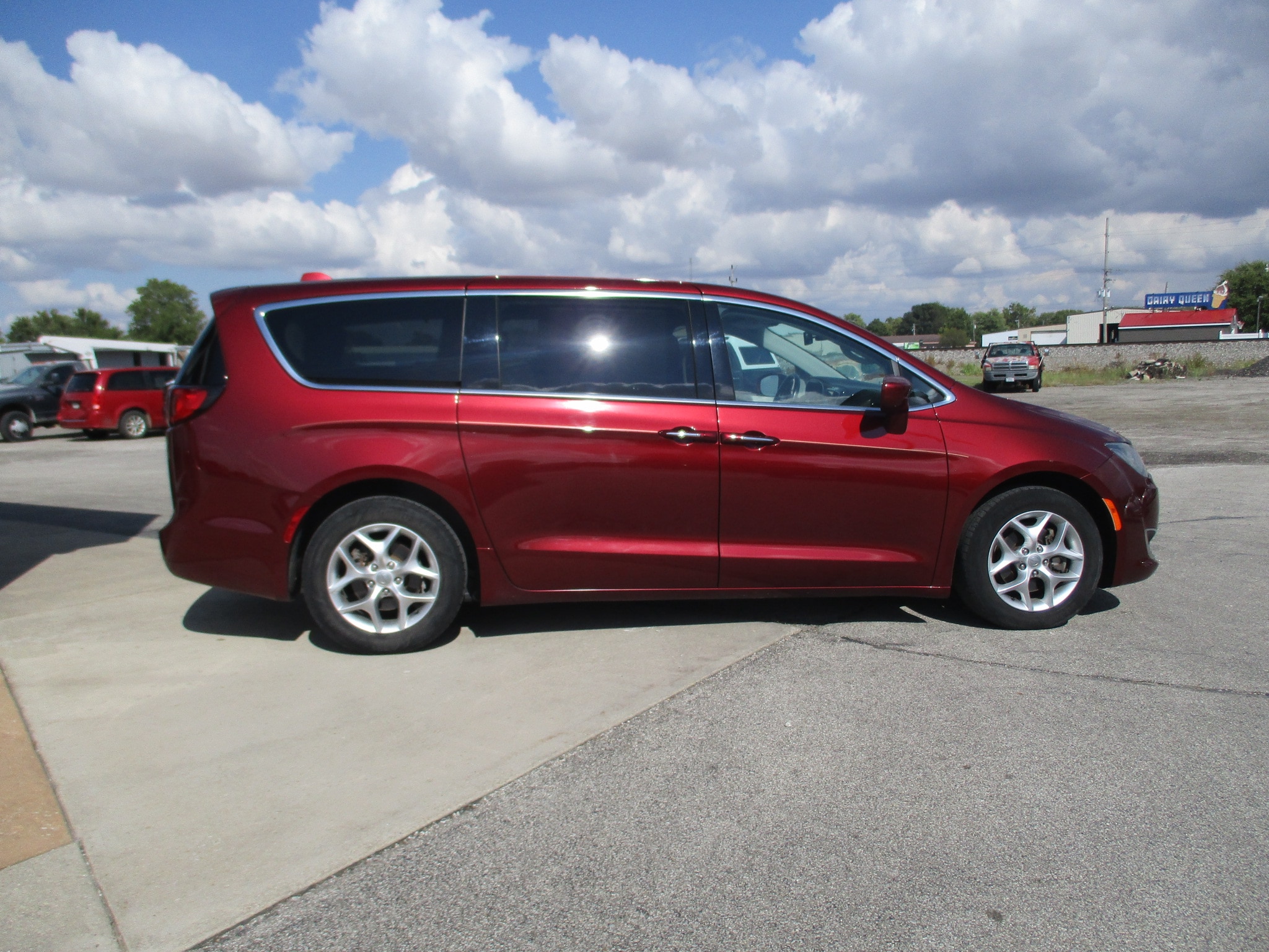 Used 2019 Chrysler Pacifica Touring Plus with VIN 2C4RC1FG0KR741427 for sale in Gibson City, IL