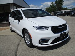 2026 Chrysler Pacifica SELECT Passenger Van