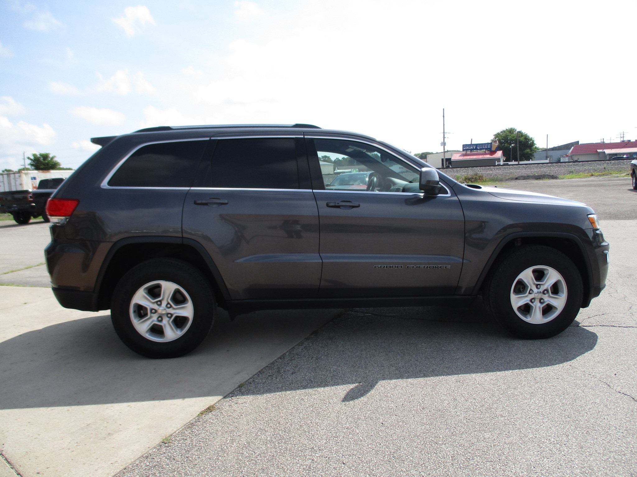 View vehicle photo 2