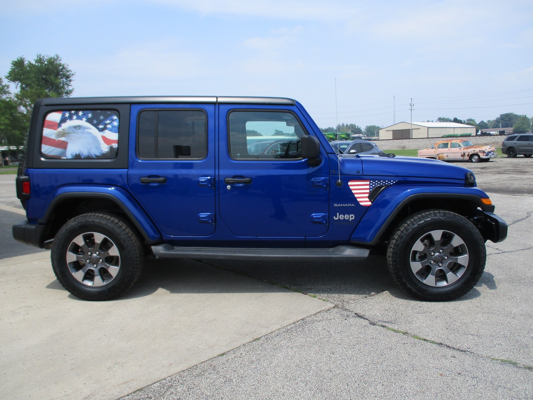 Used 2018 Jeep All-New Wrangler Unlimited Sahara with VIN 1C4HJXEN4JW332969 for sale in Gibson City, IL