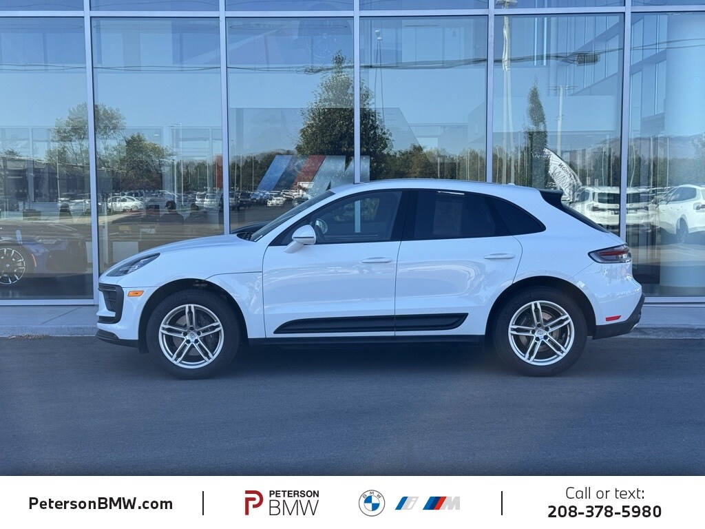2024 Porsche Macan Base photo 3