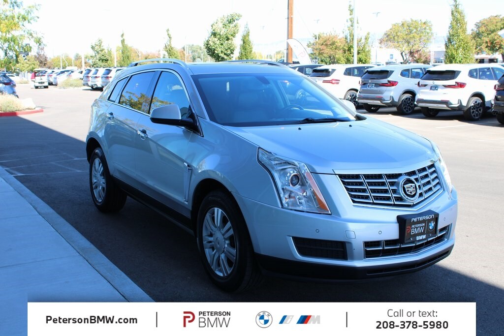 2016 Cadillac SRX Luxury photo 2