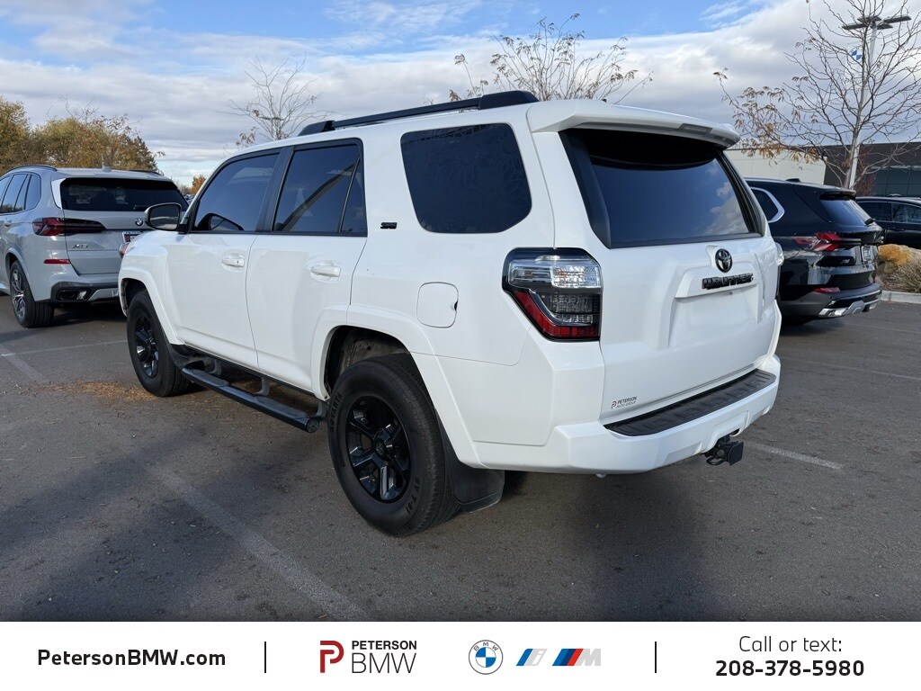 2022 Toyota 4Runner SR5 photo 3