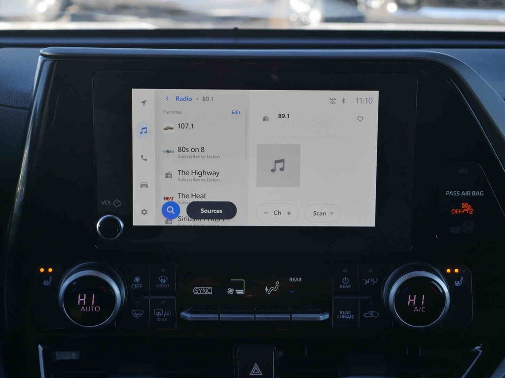 Used 2024 Toyota Highlander LE SUV