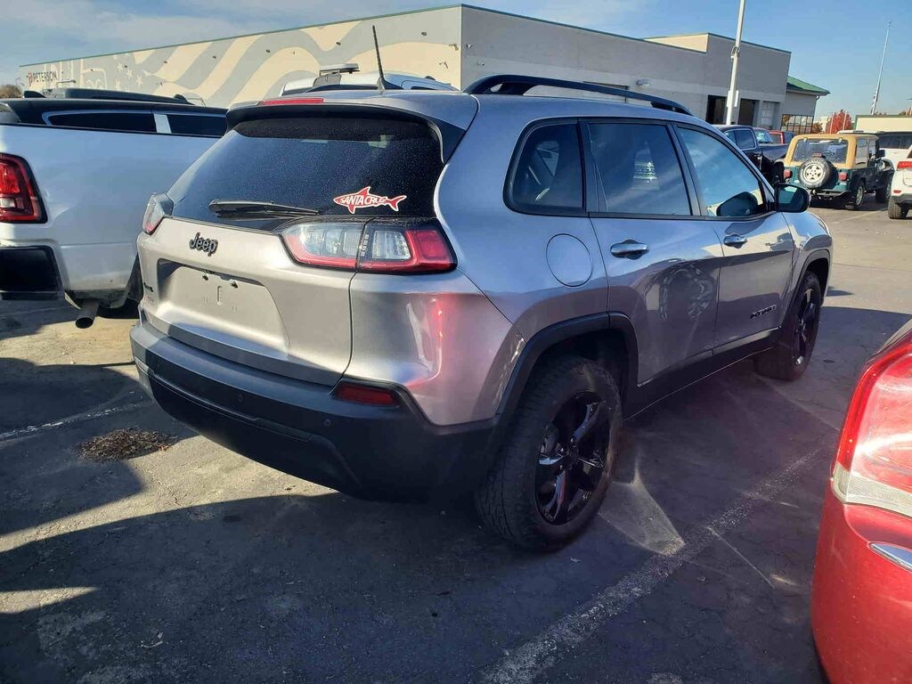 Used 2021 Jeep Cherokee Altitude SUV