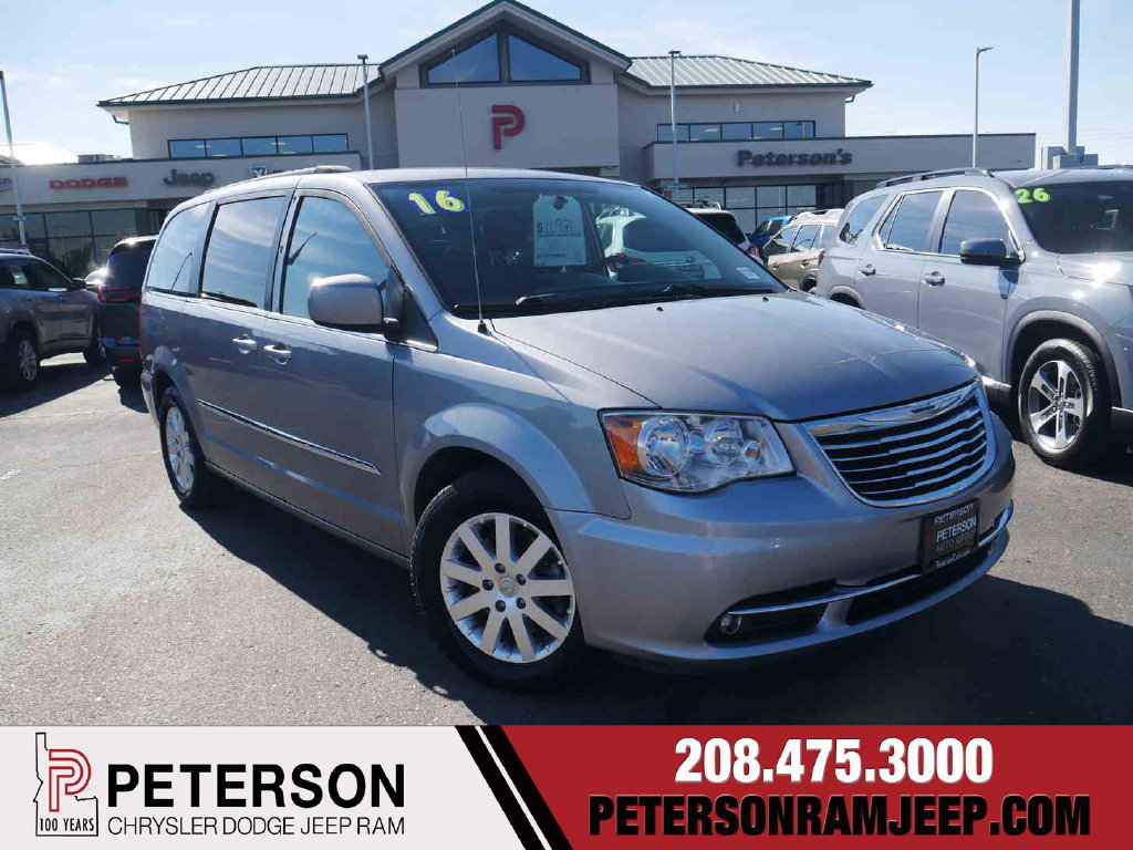 2016 Chrysler Town & Country Touring