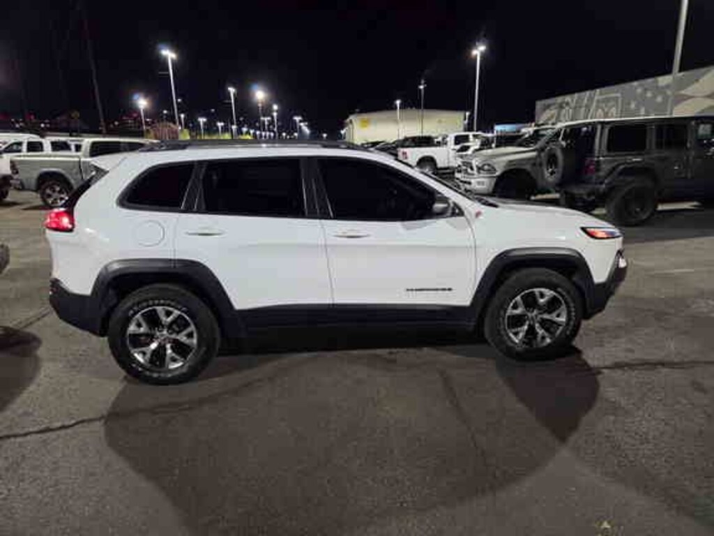 Used 2016 Jeep Cherokee Trailhawk SUV
