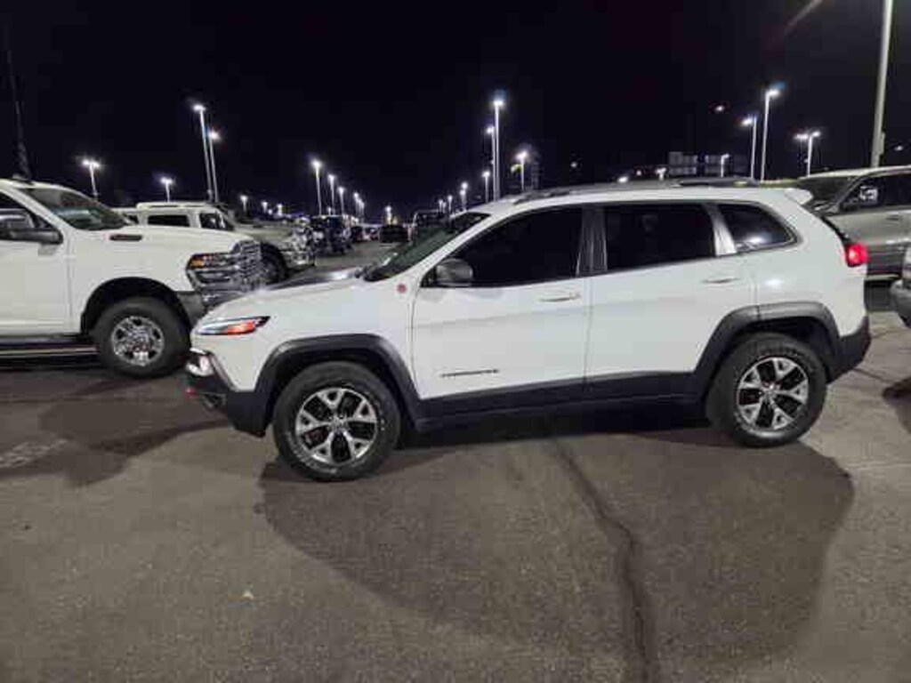 Used 2016 Jeep Cherokee Trailhawk SUV
