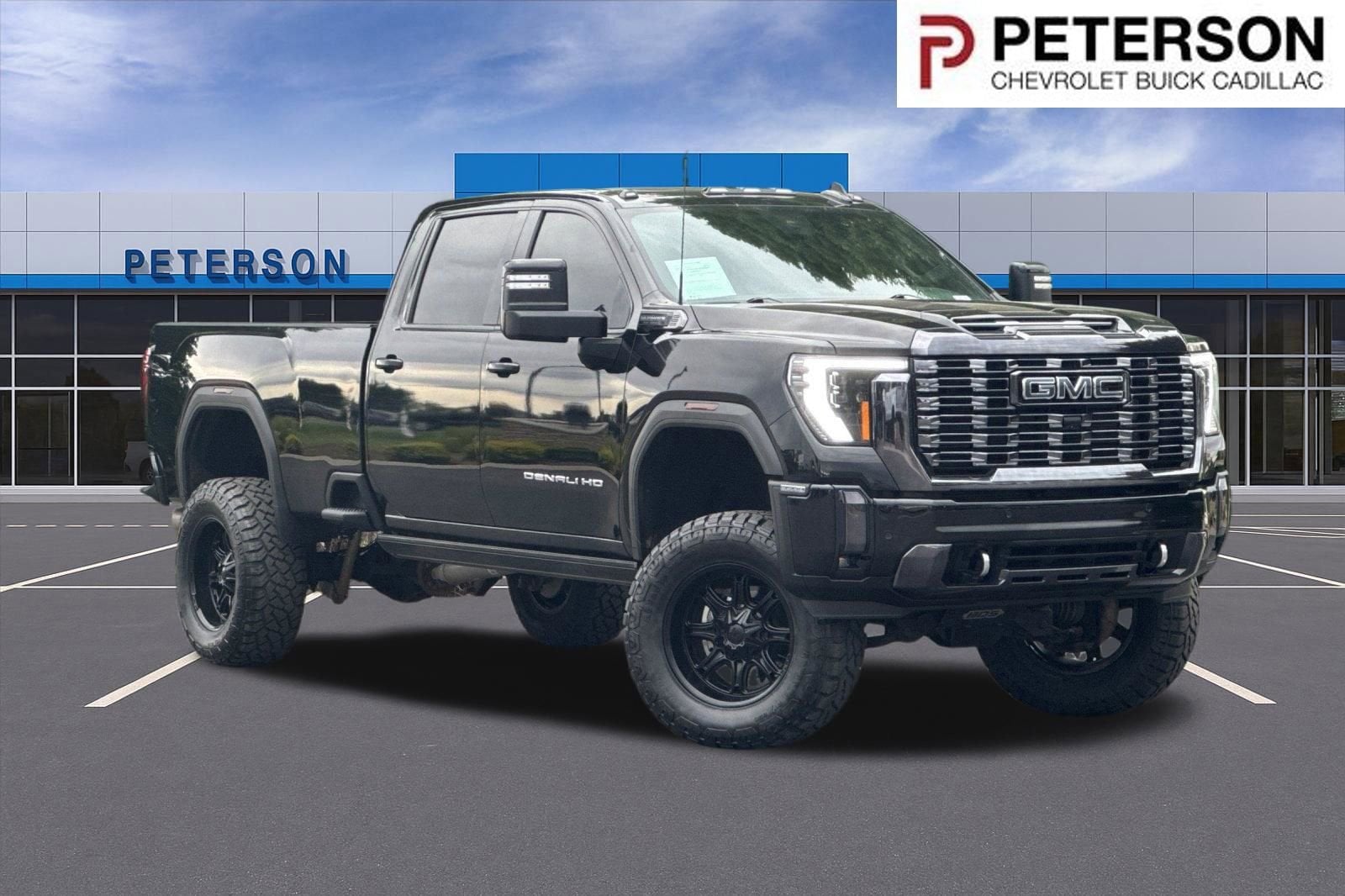 2024 GMC Sierra Denali Ultimate 4WD Crew Cab Long Box SR's photo