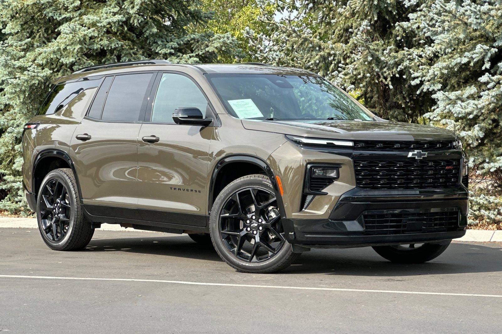 2024 Chevrolet Traverse RS photo 2
